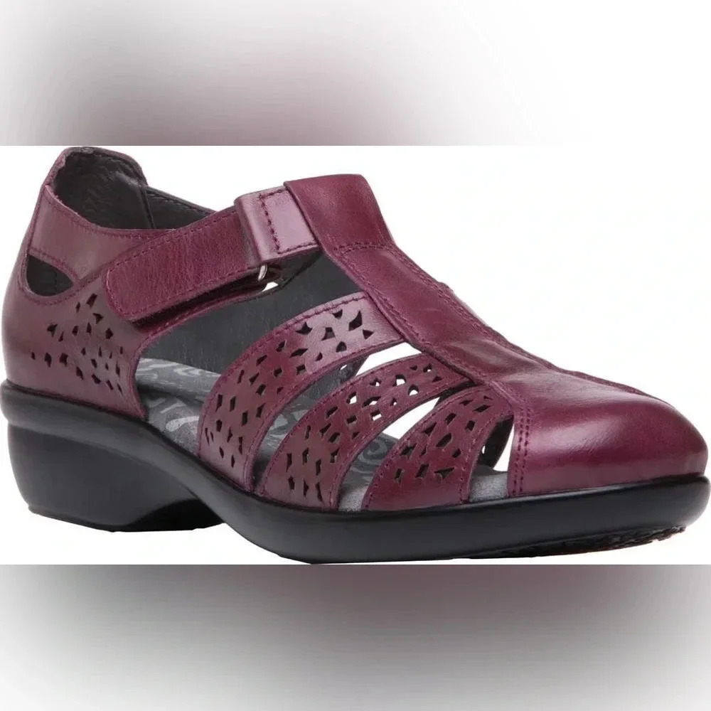 PROPAT Fisherman Sandal Womens Size 10  4E Extra Wide Padded Burgundy Strap